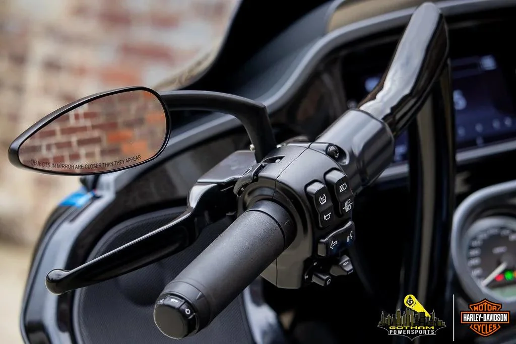 2021 HARLEY-DAVIDSON ROAD GLIDE LIMITED FAT TIRE PERFORMANCE BAGGER