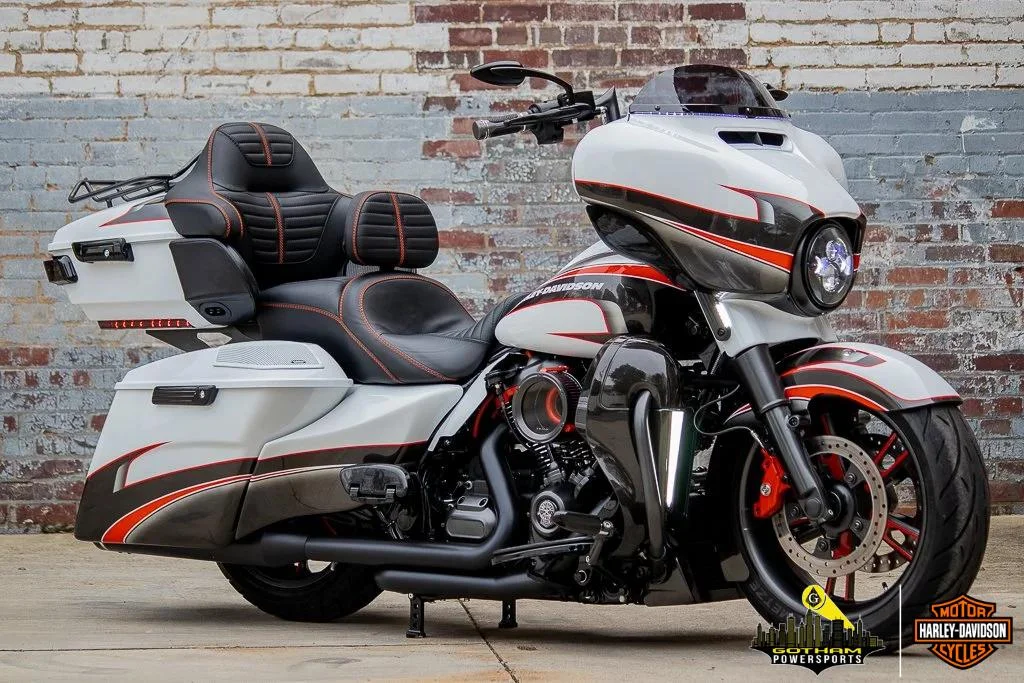 2021 HARLEY-DAVIDSON Street Glide Custom Fat Tire Bagger alt